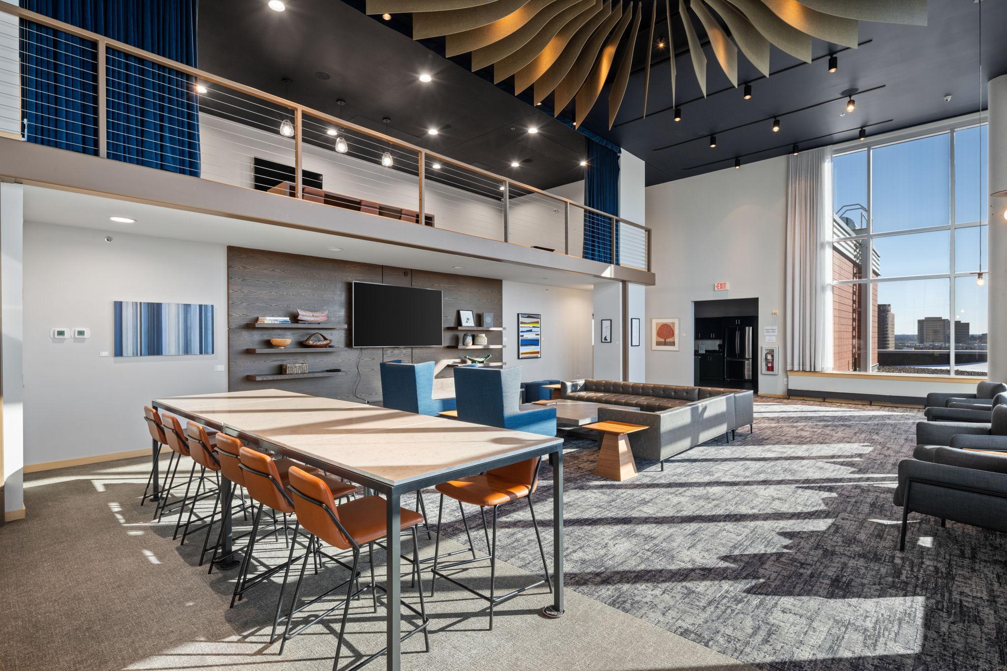 215 10th Avenue S Unit: 703