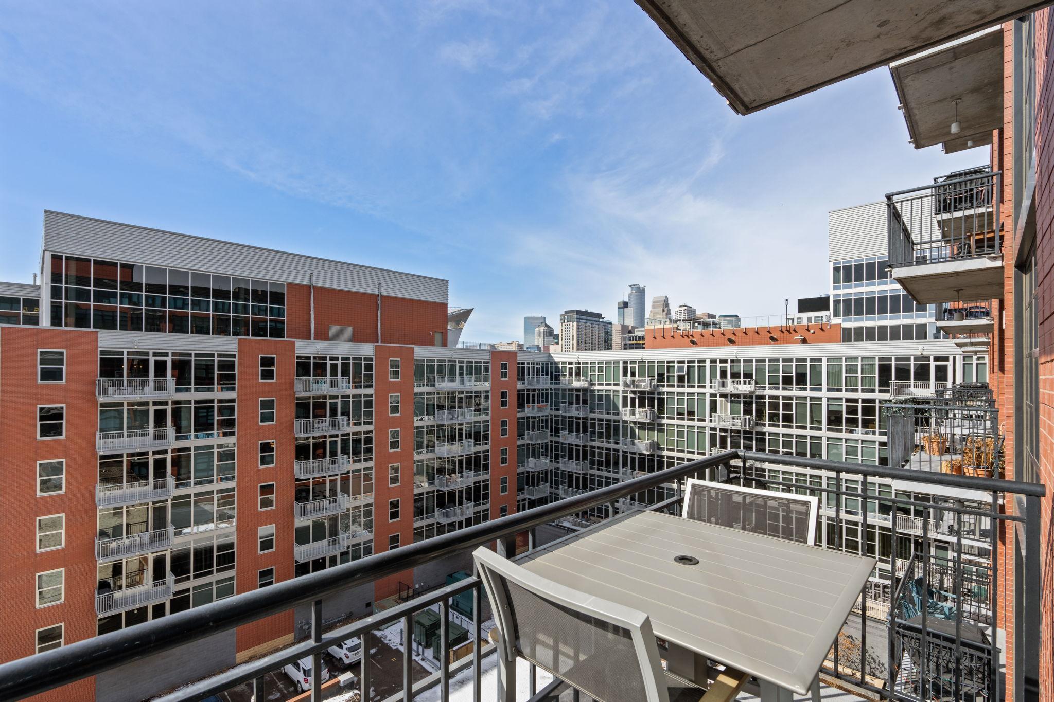 215 10th Avenue S Unit: 703