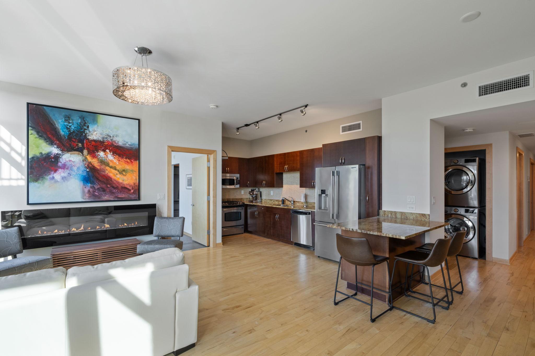 215 10th Avenue S Unit: 703