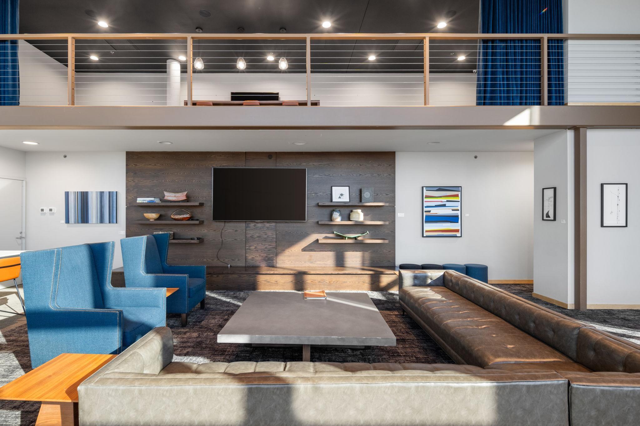 215 10th Avenue S Unit: 703