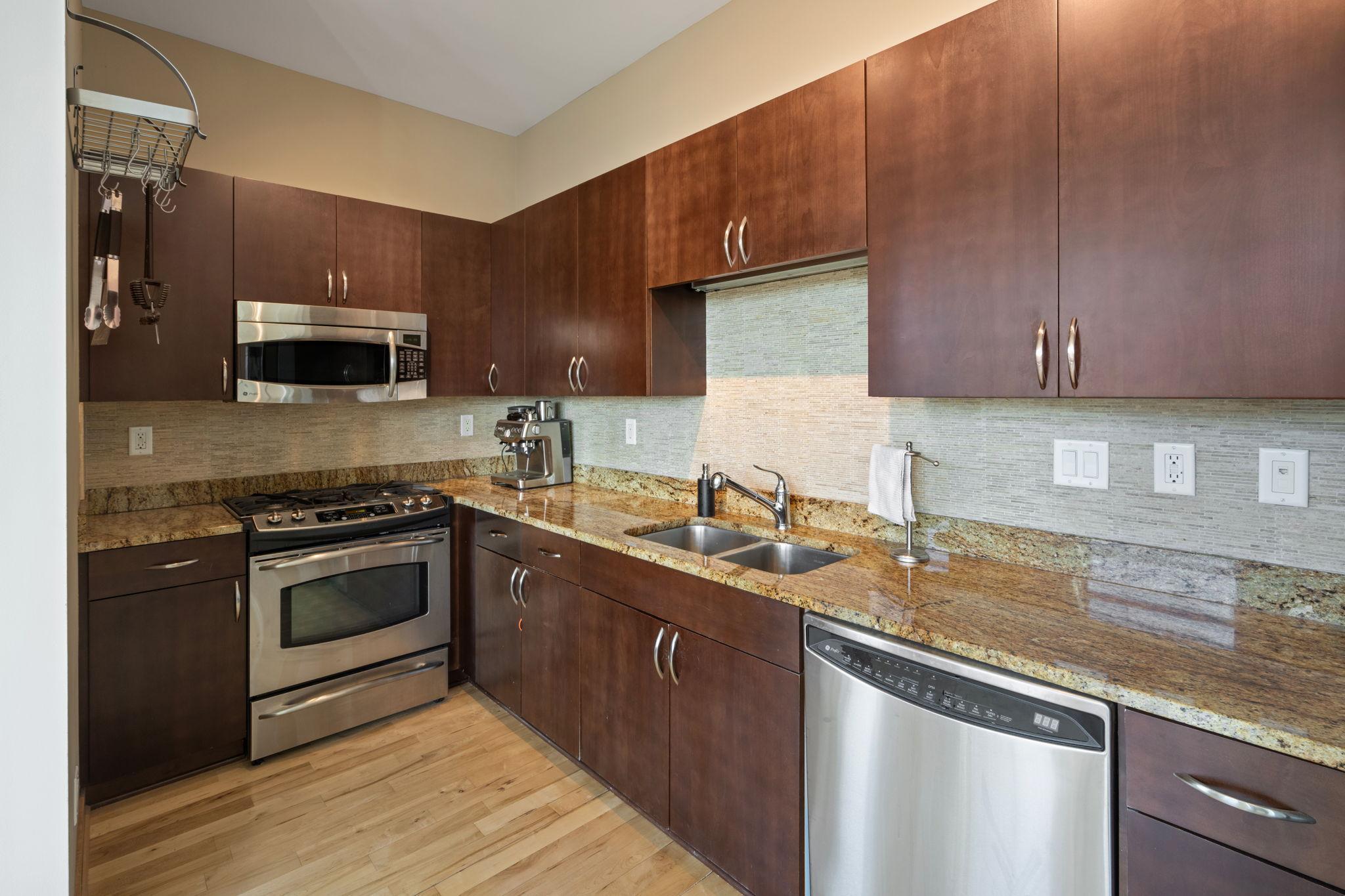 215 10th Avenue S Unit: 703