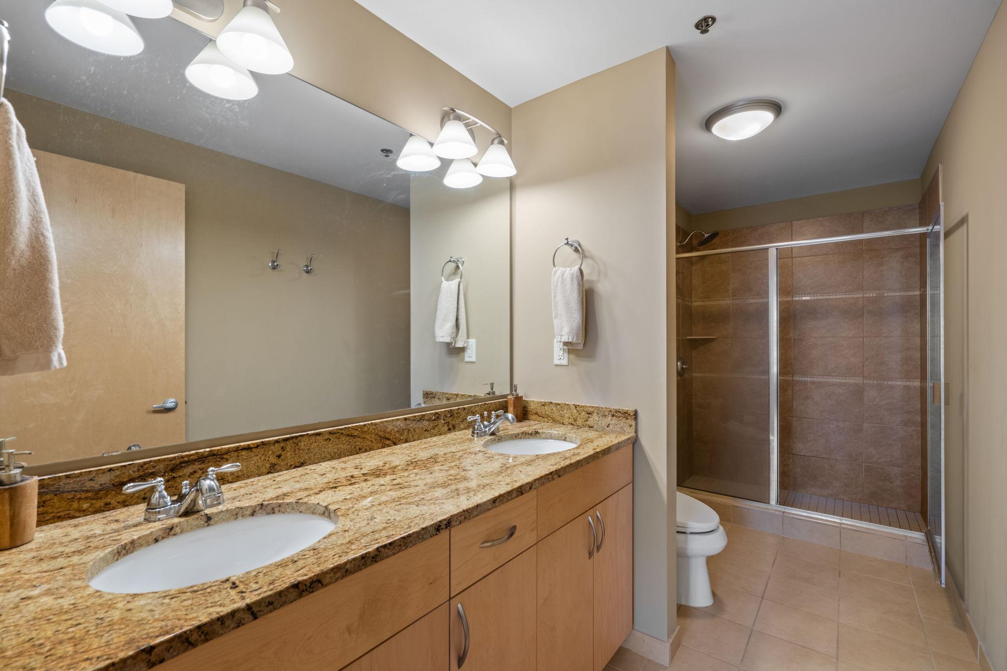 215 10th Avenue S Unit: 703