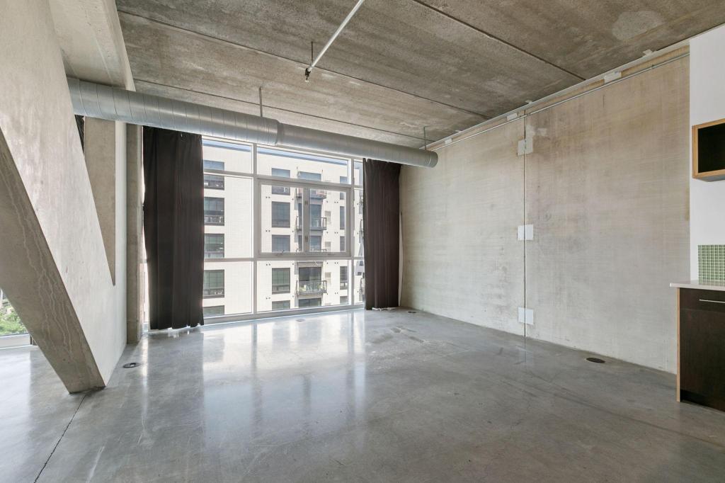 345 6th Avenue N Unit: 406