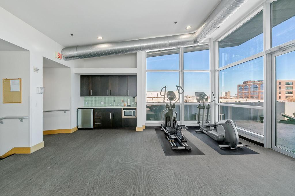 345 6th Avenue N Unit: 406