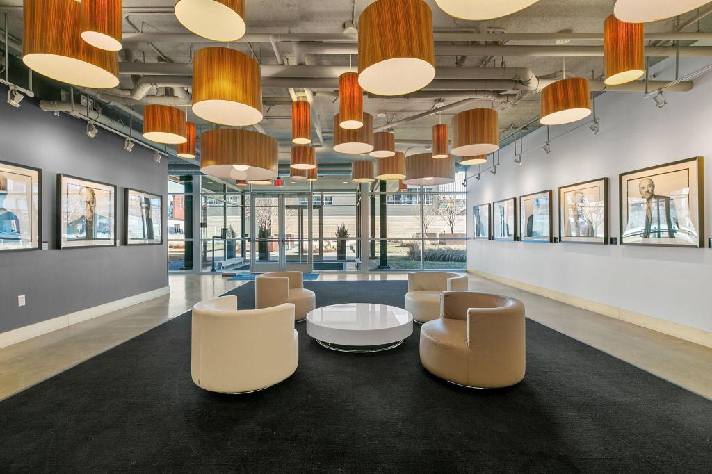 345 6th Avenue N Unit: 406