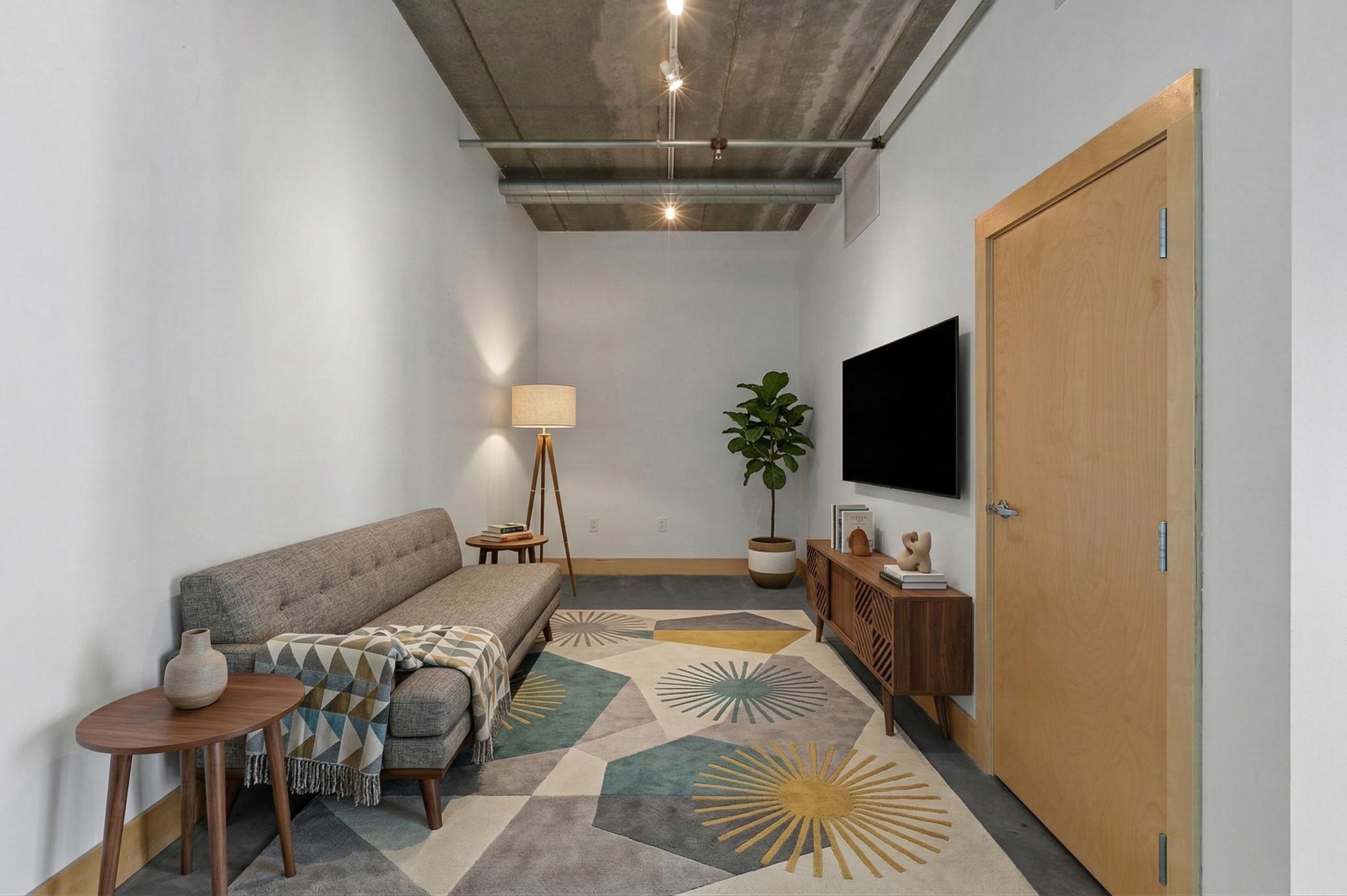 345 6th Avenue N Unit: 406