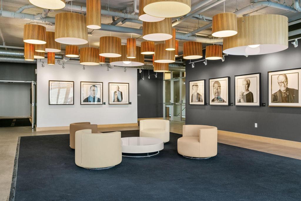 345 6th Avenue N Unit: 406