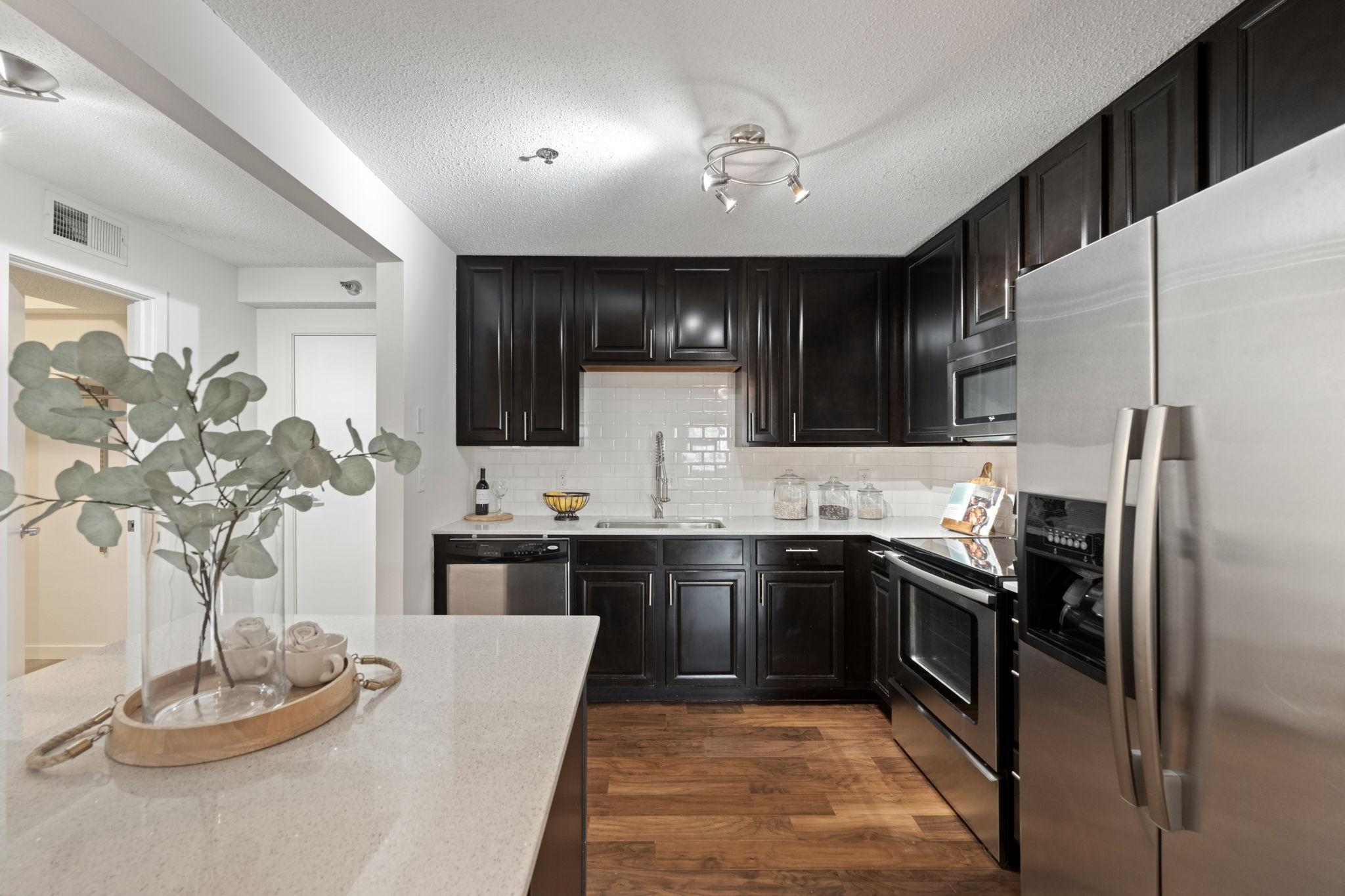 48 Groveland Terrace Unit: B307