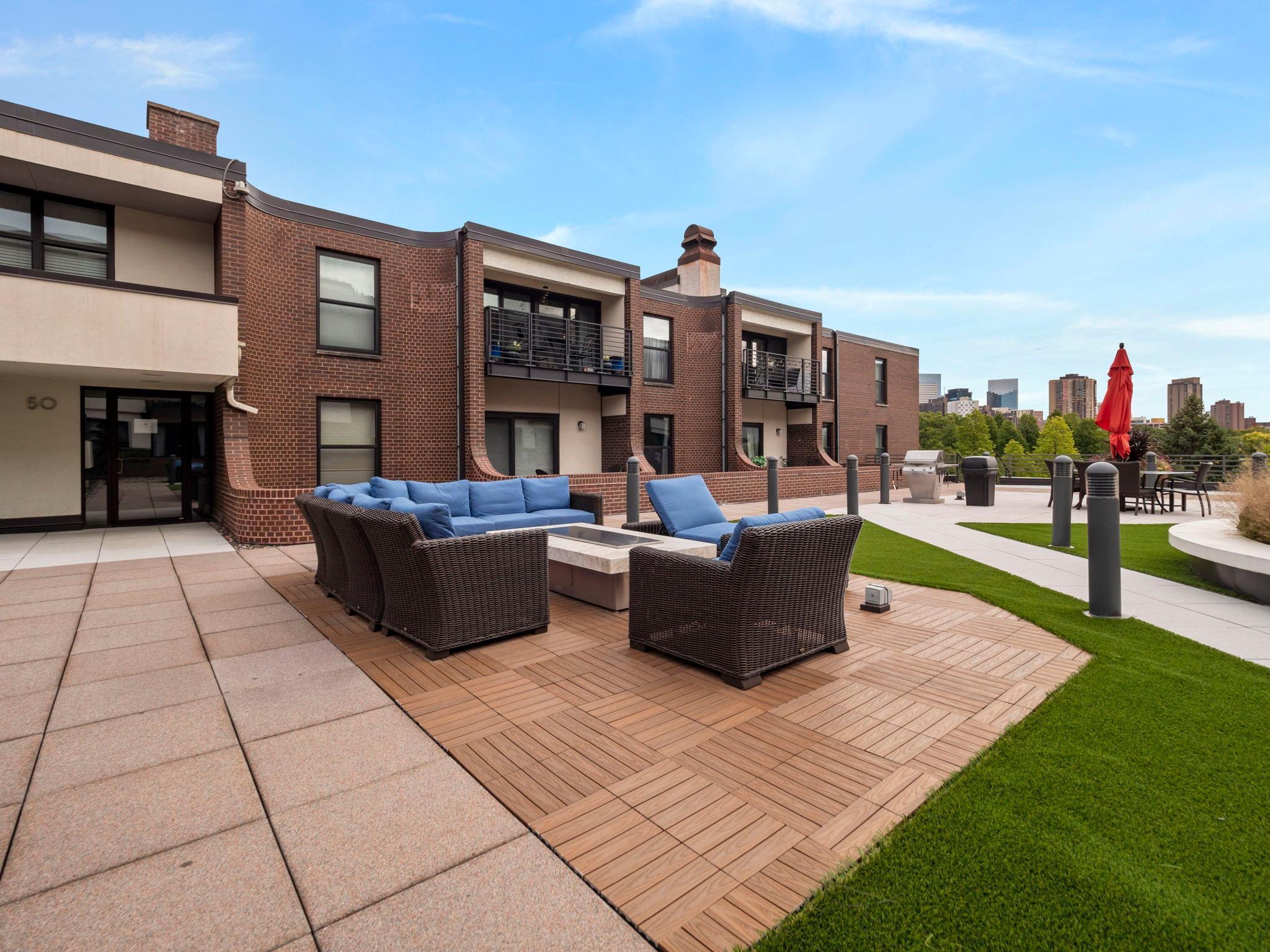 48 Groveland Terrace Unit: B307