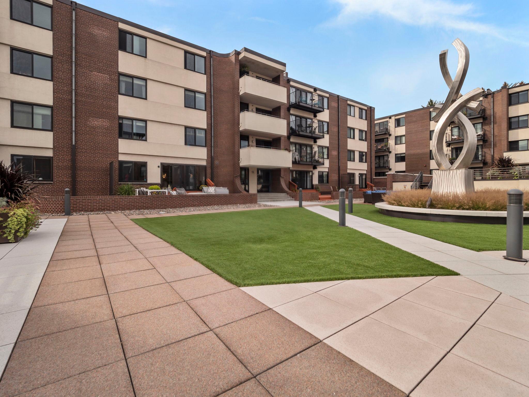 48 Groveland Terrace Unit: B307