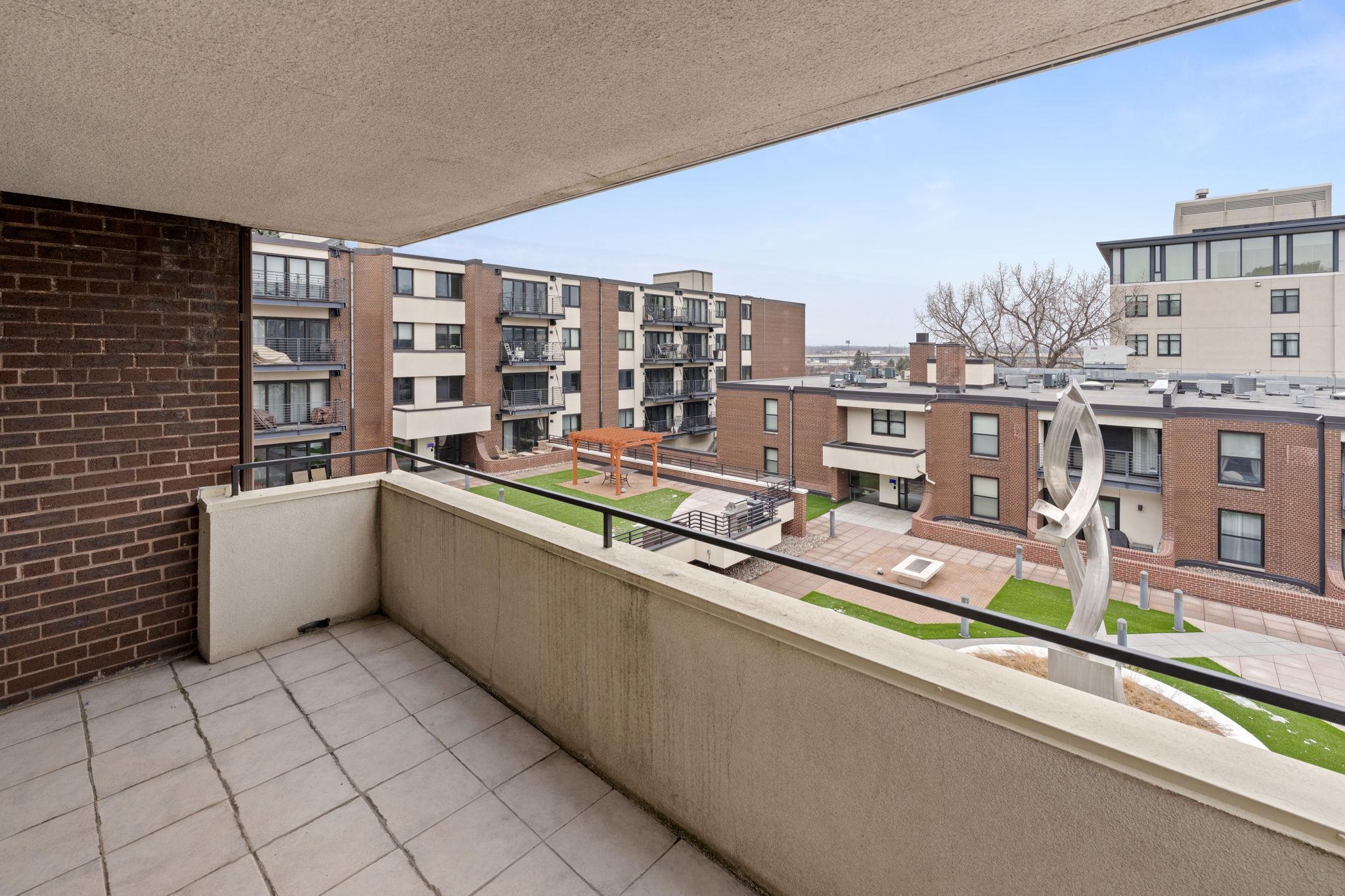 48 Groveland Terrace Unit: B307