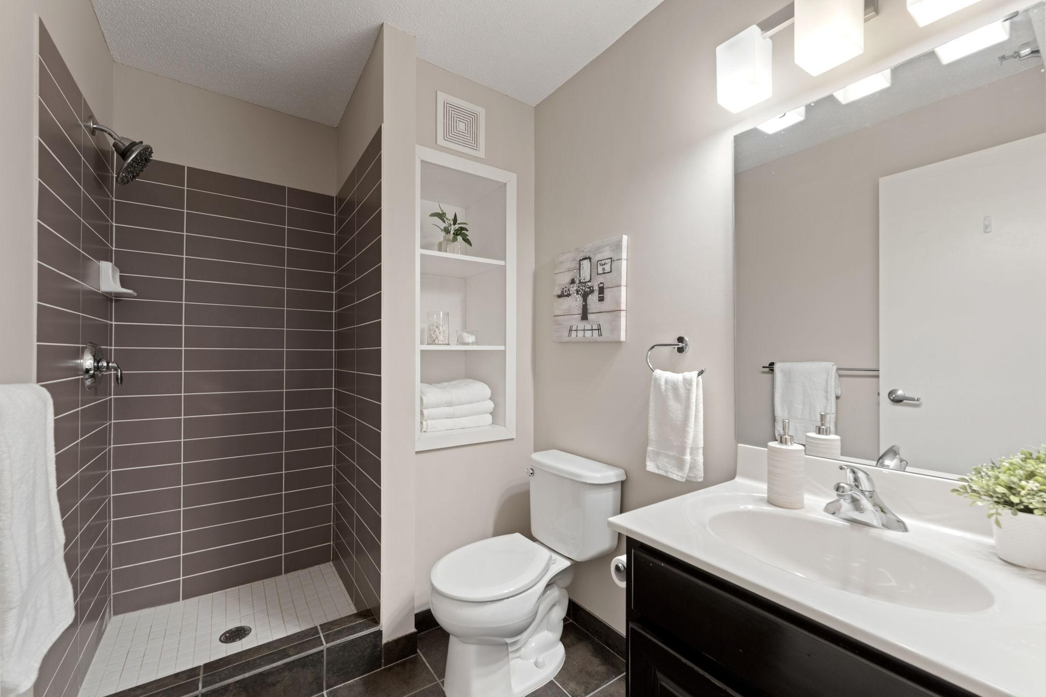 48 Groveland Terrace Unit: B307