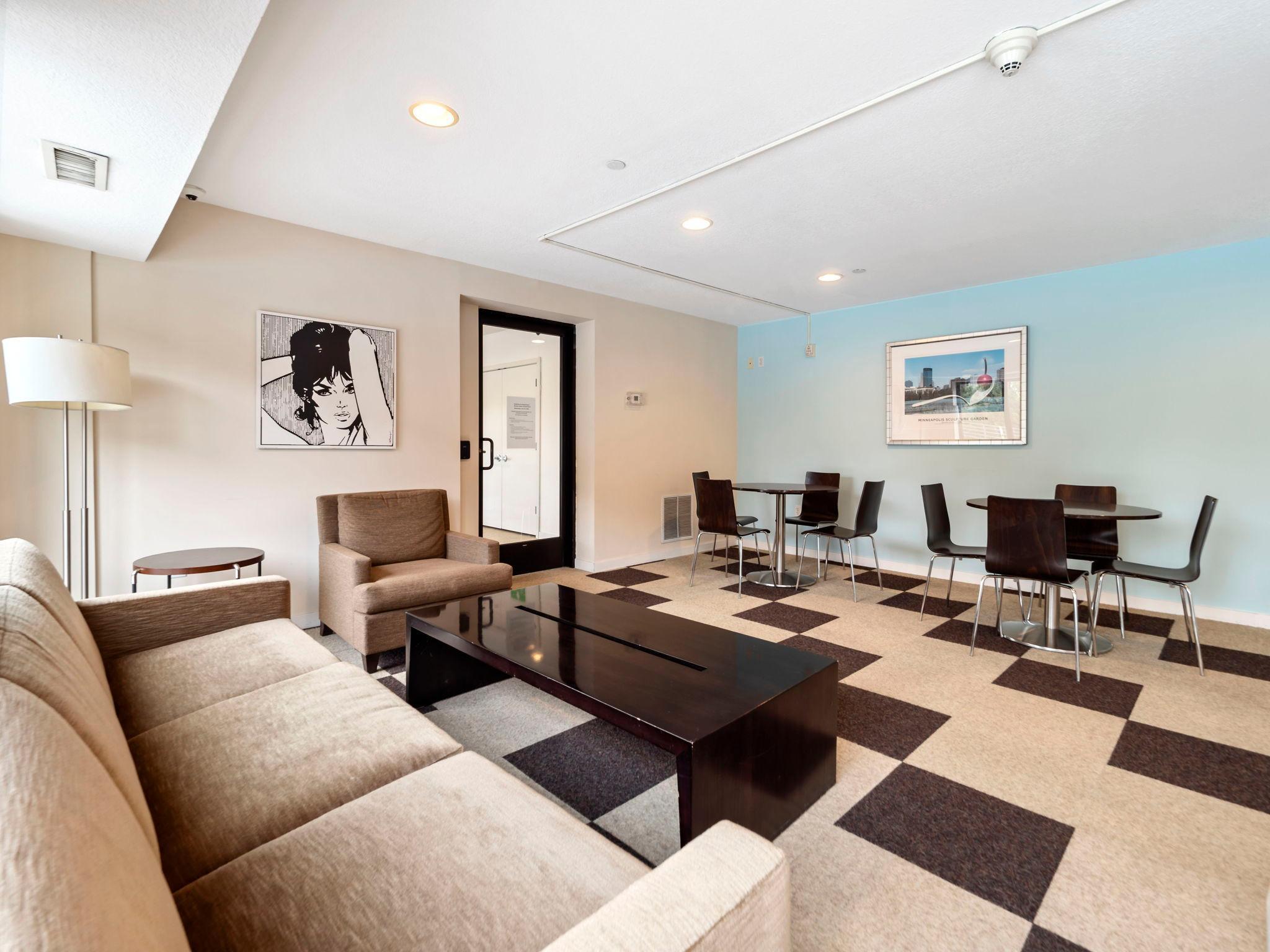 48 Groveland Terrace Unit: B307