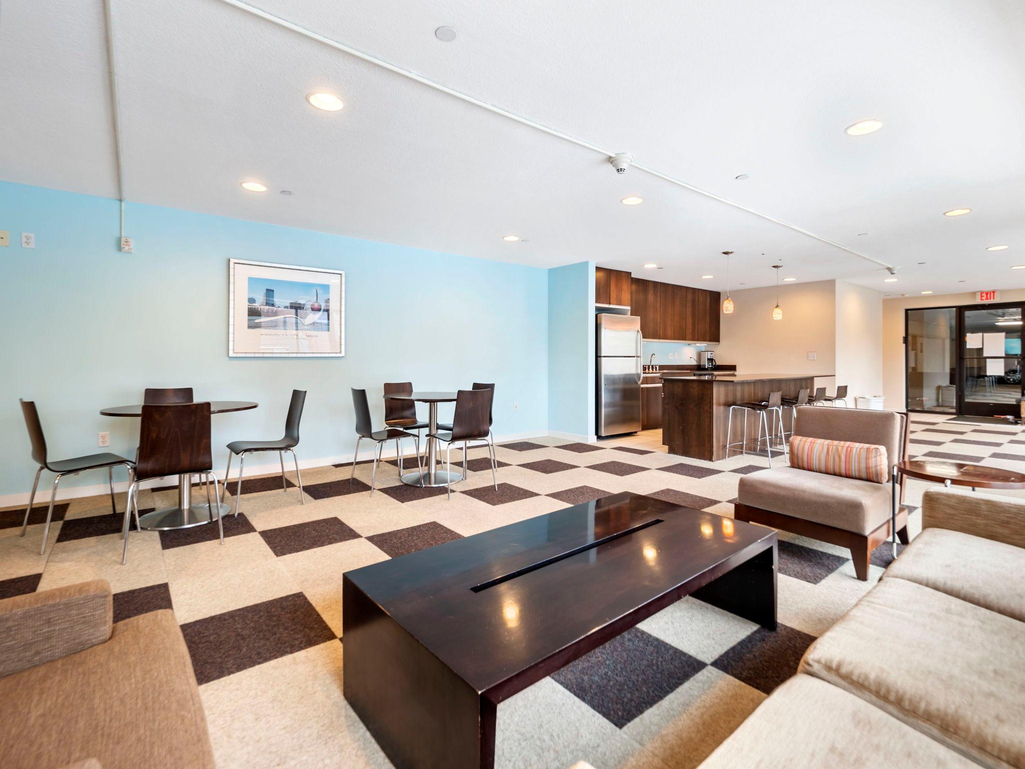 48 Groveland Terrace Unit: B307