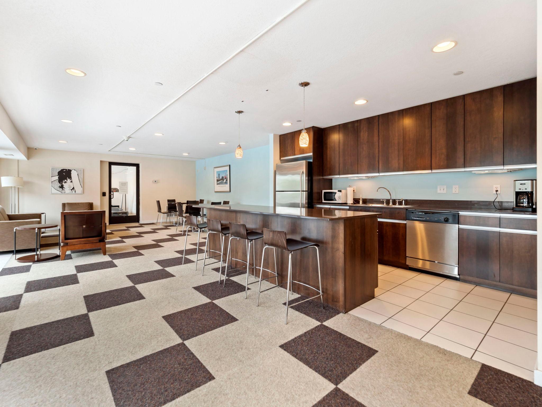 48 Groveland Terrace Unit: B307