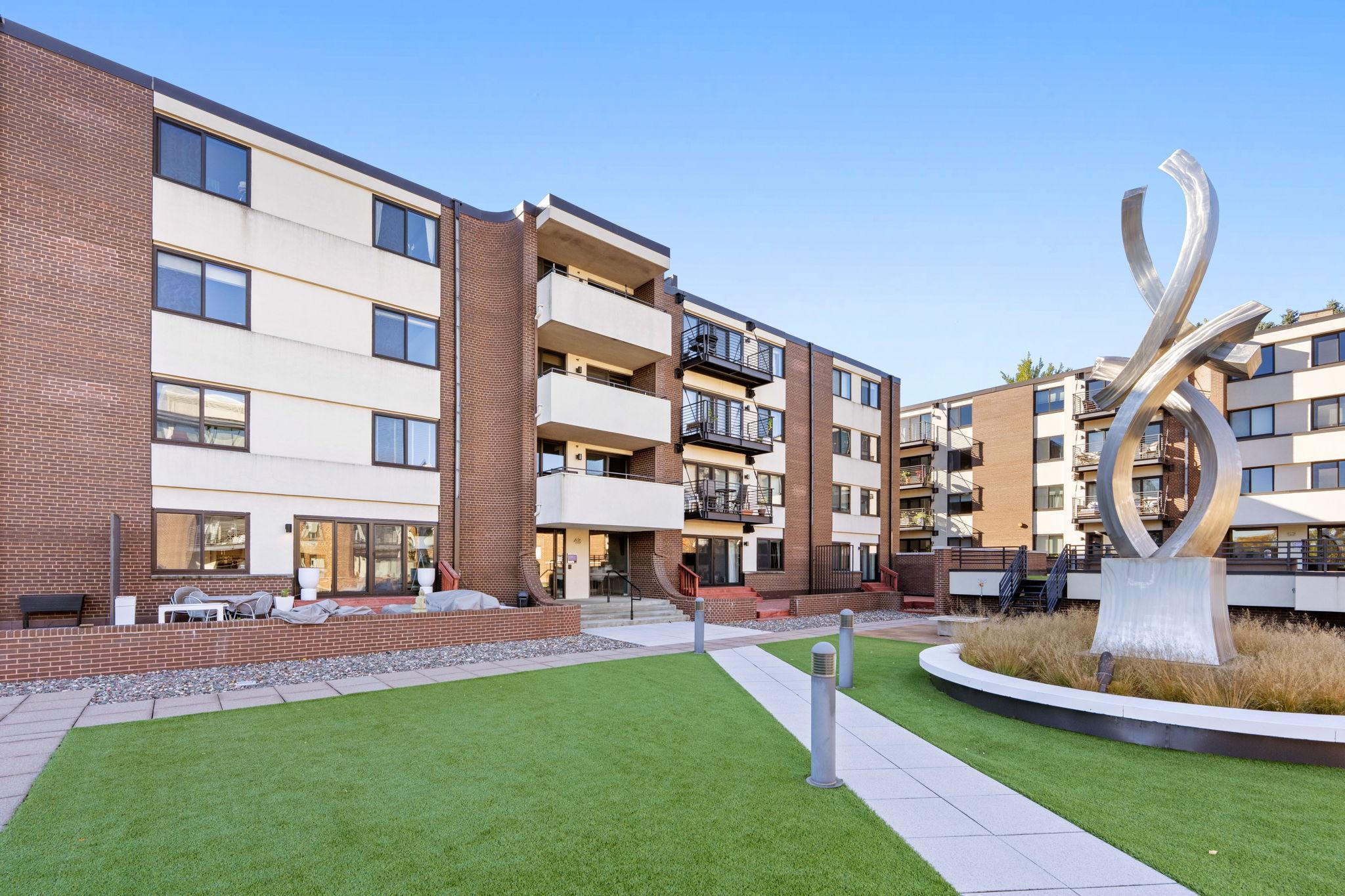 48 Groveland Terrace Unit: B307