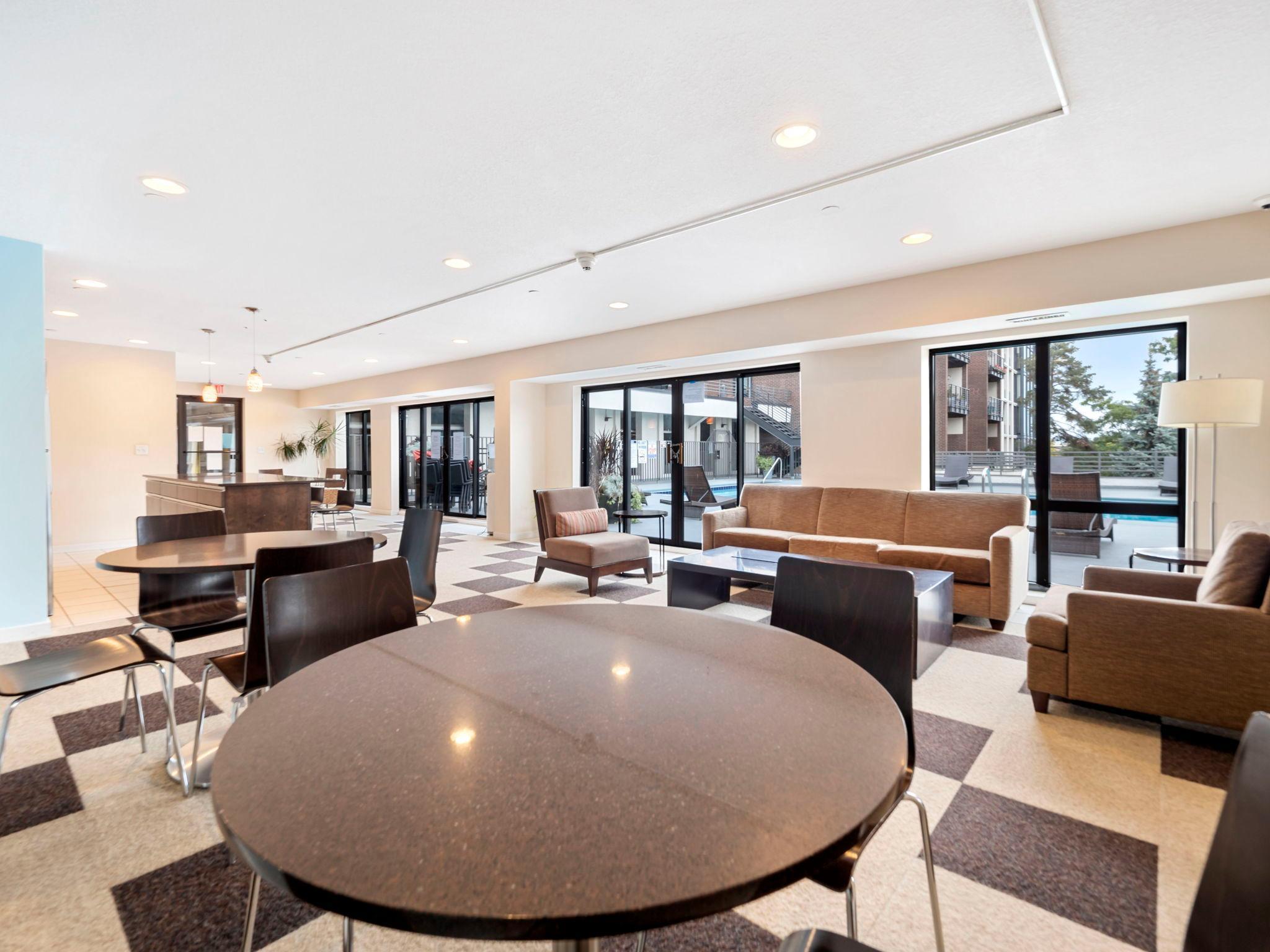 48 Groveland Terrace Unit: B307