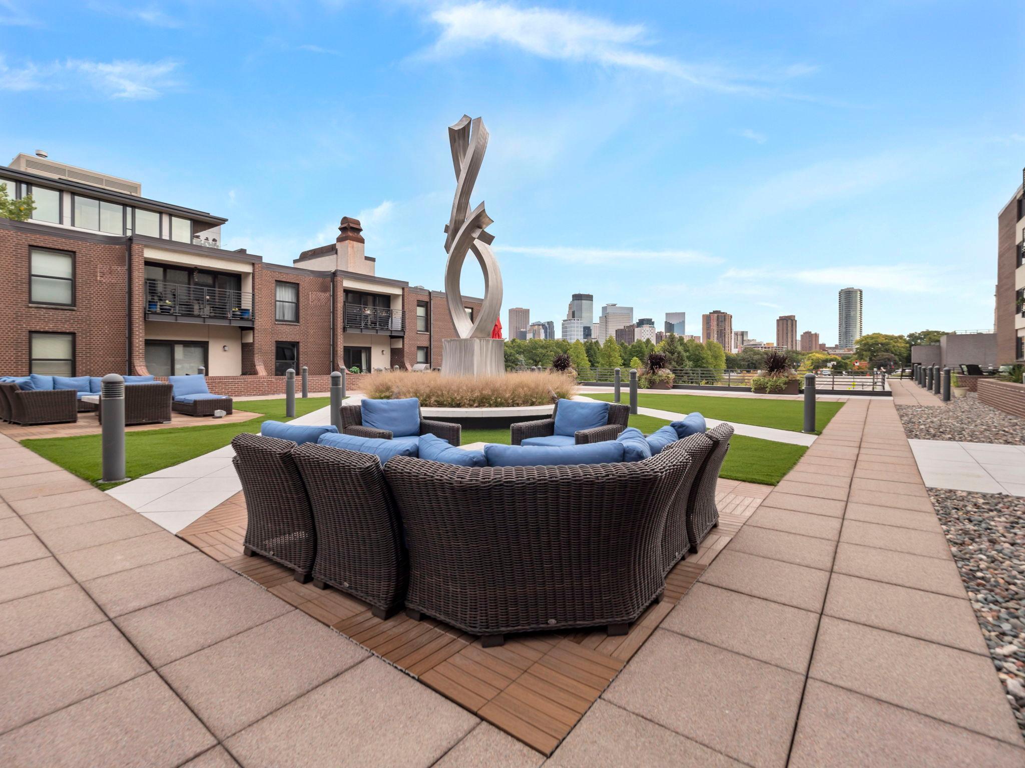 48 Groveland Terrace Unit: B307