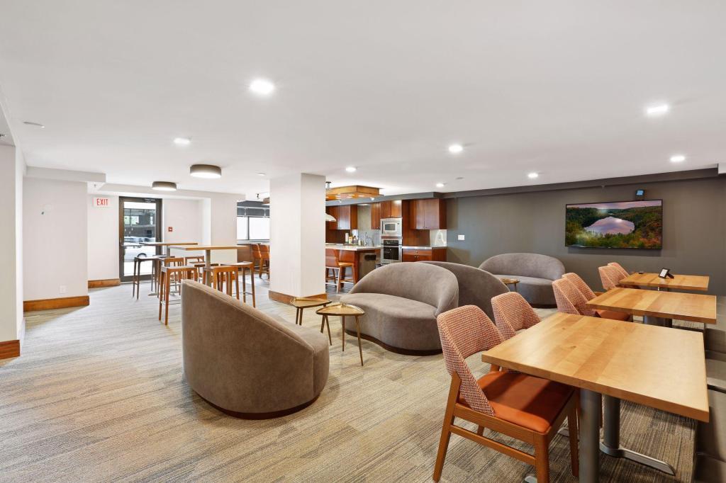 401 S 1st Street Unit: 1705