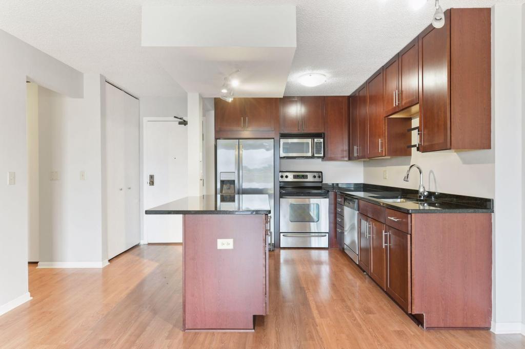 401 S 1st Street Unit: 1705