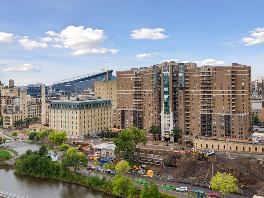 401 S 1st Street Unit: 1705