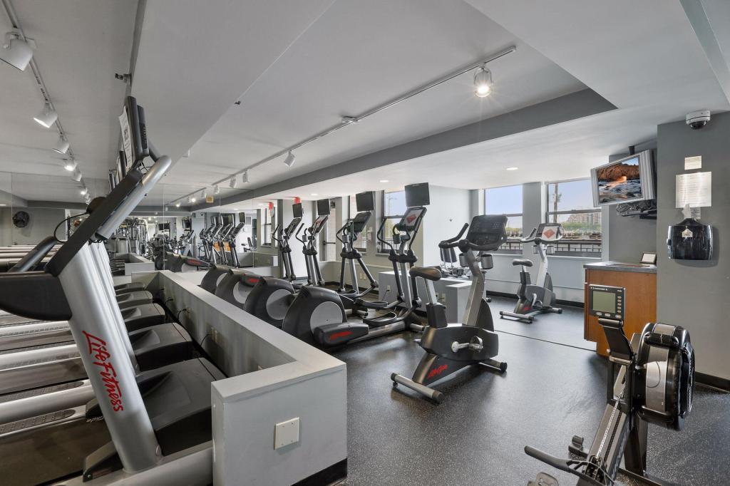 401 S 1st Street Unit: 1705