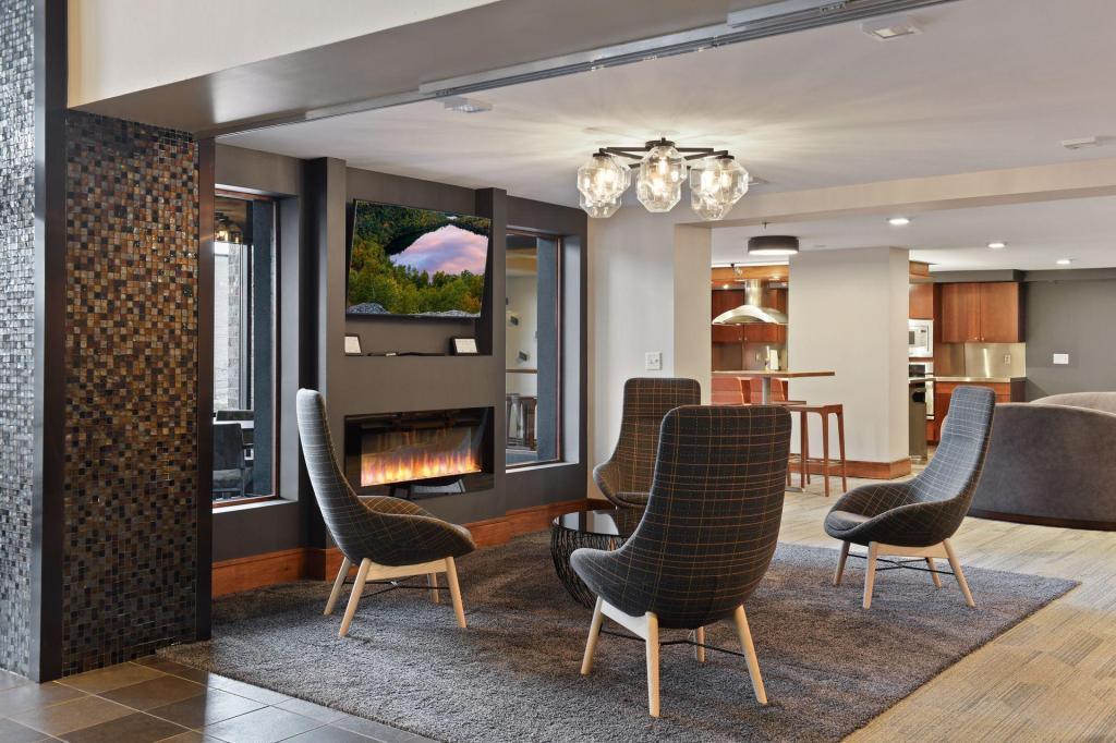 401 S 1st Street Unit: 1705