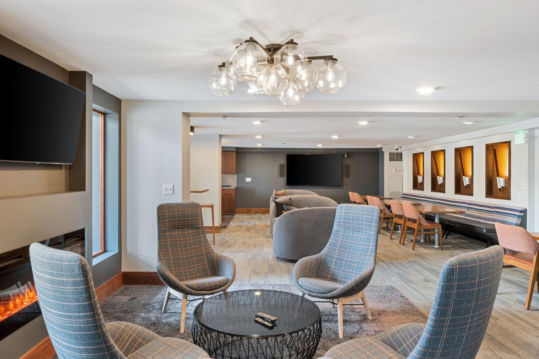 401 S 1st Street Unit: 213