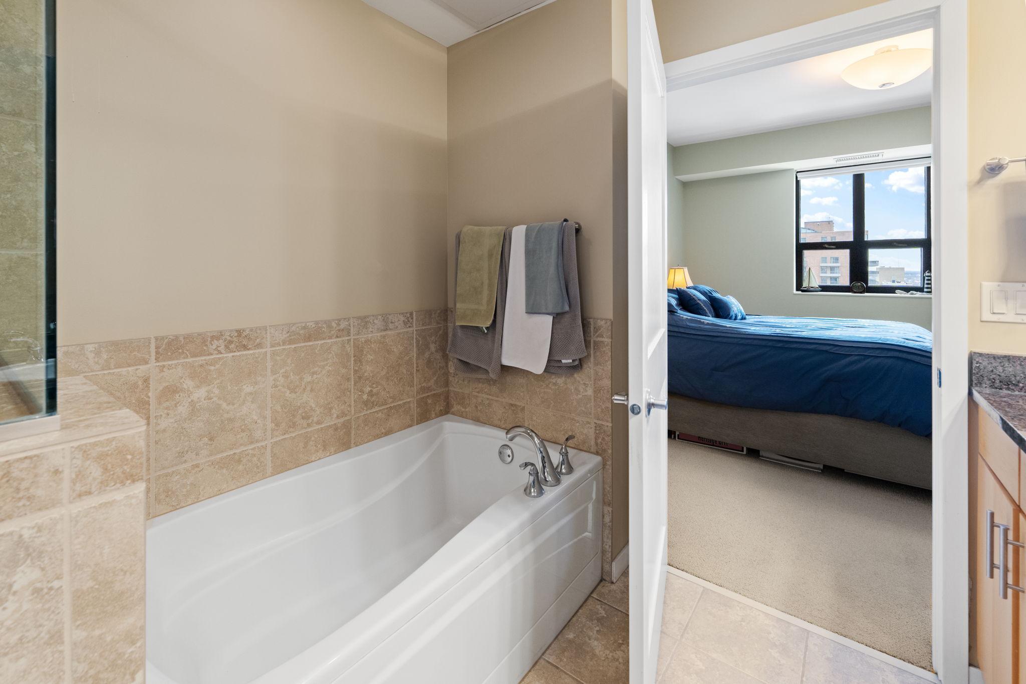 100 3rd Avenue S Unit: 2604