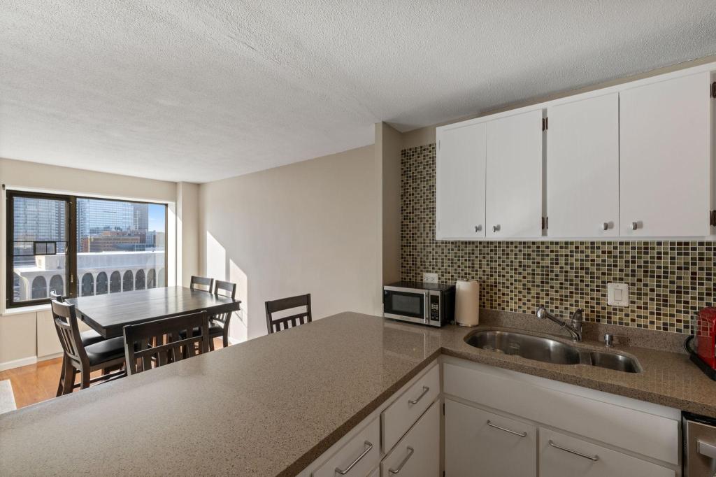 19 S 1st Street Unit: B1503