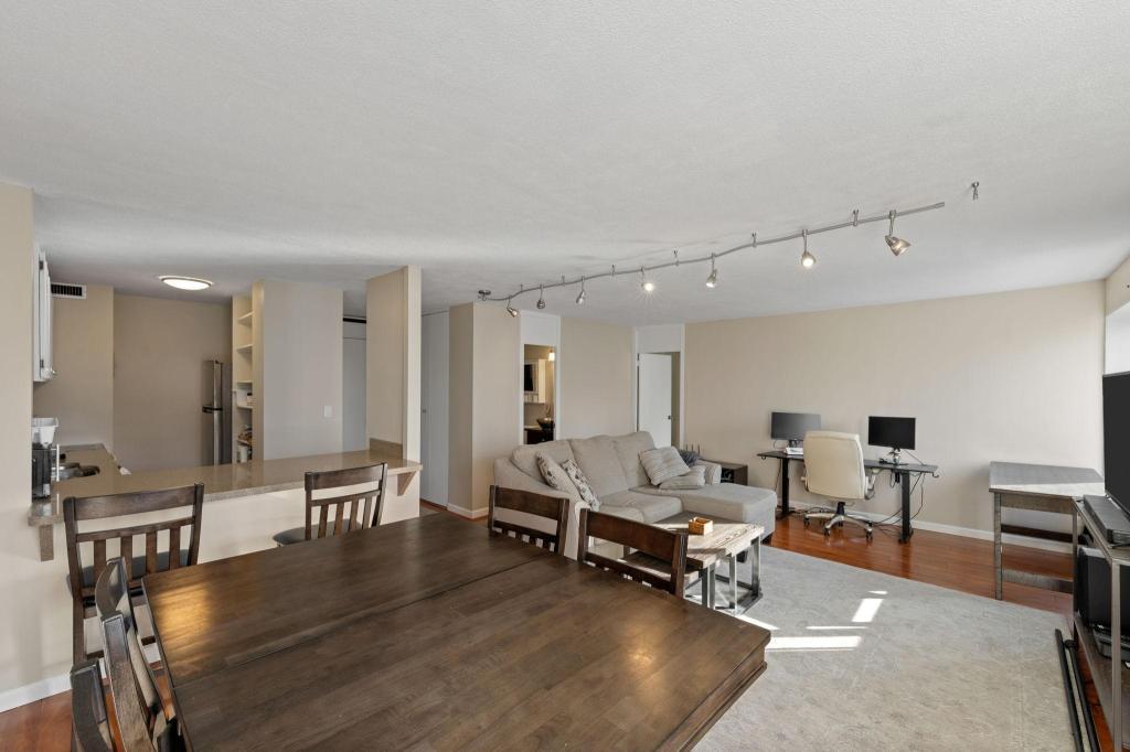 19 S 1st Street Unit: B1503