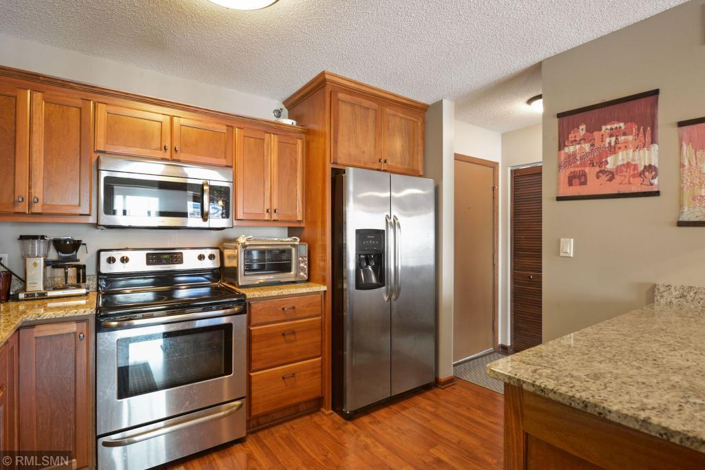 121 Washington Avenue S Unit: 915