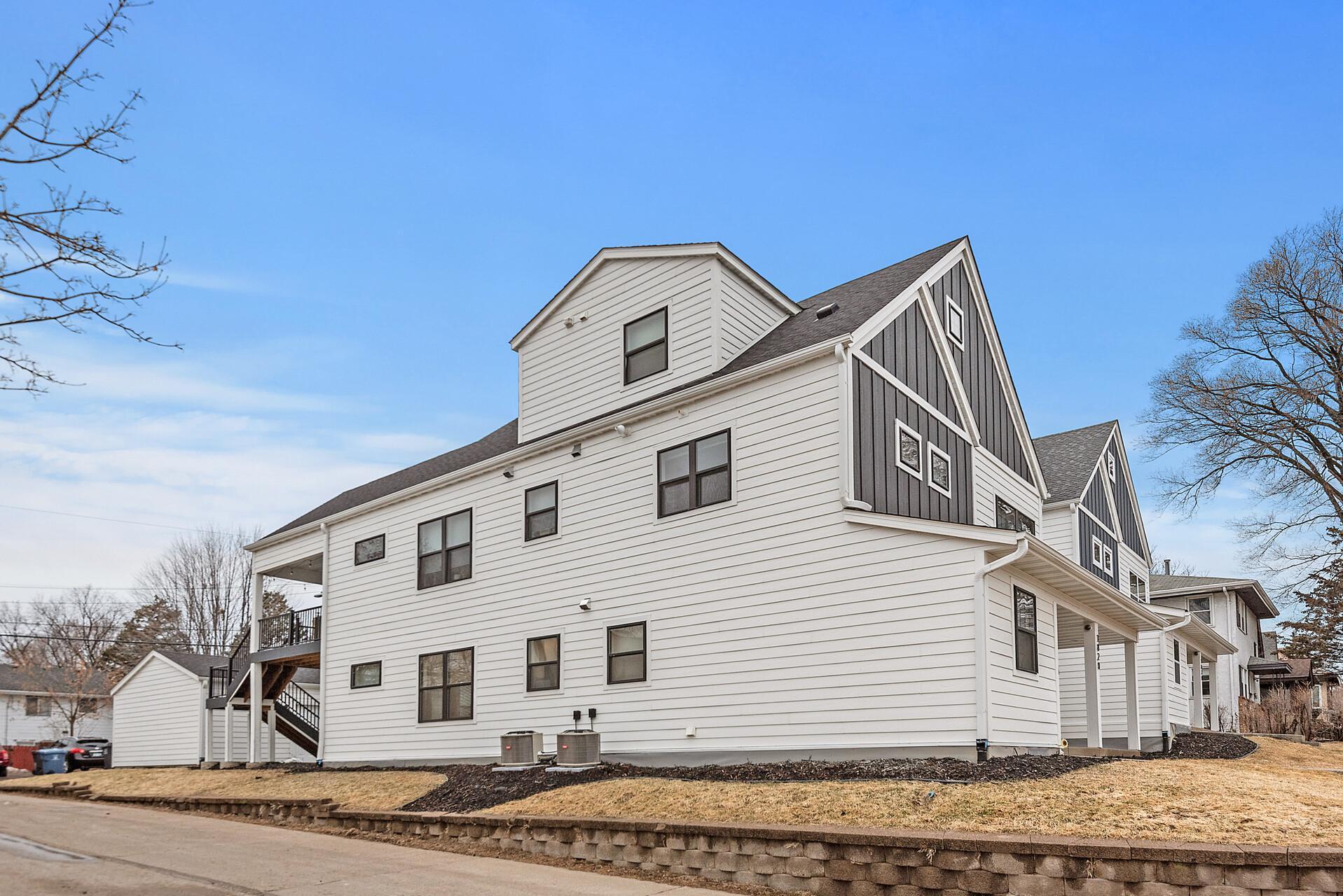 1820 Mckinley Street NE