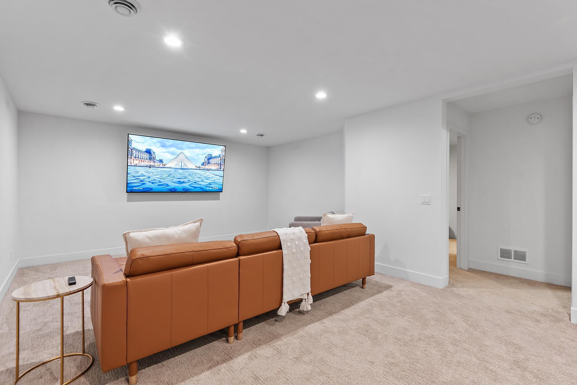 1820 Mckinley Street NE