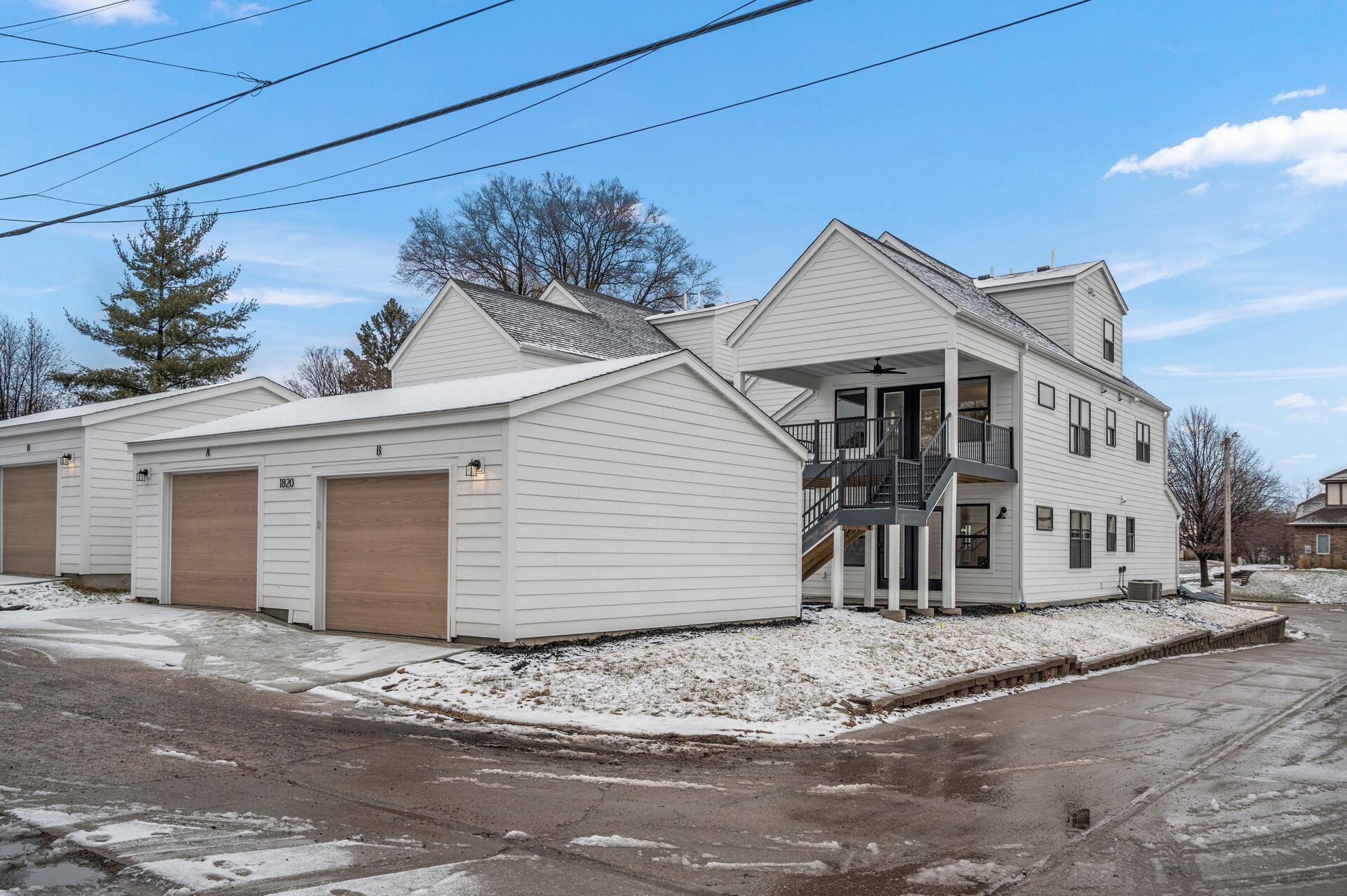 1820 Mckinley Street NE