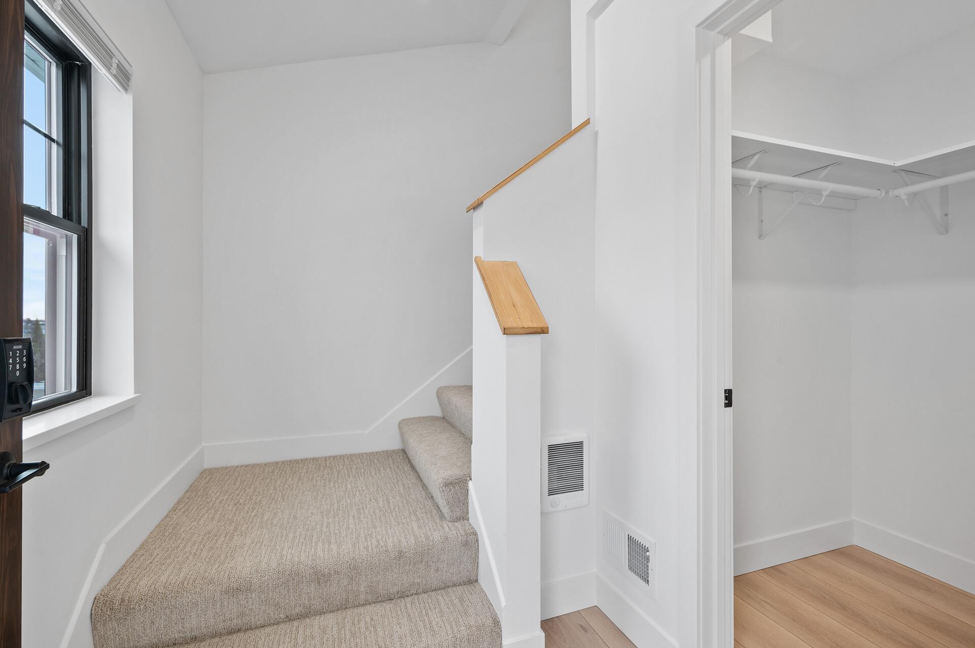 1820 Mckinley Street NE