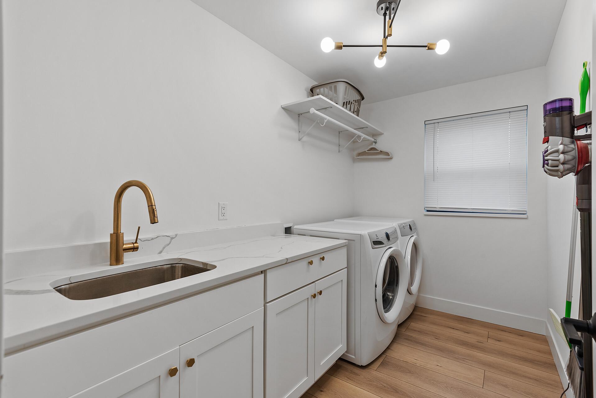 1820 Mckinley Street NE