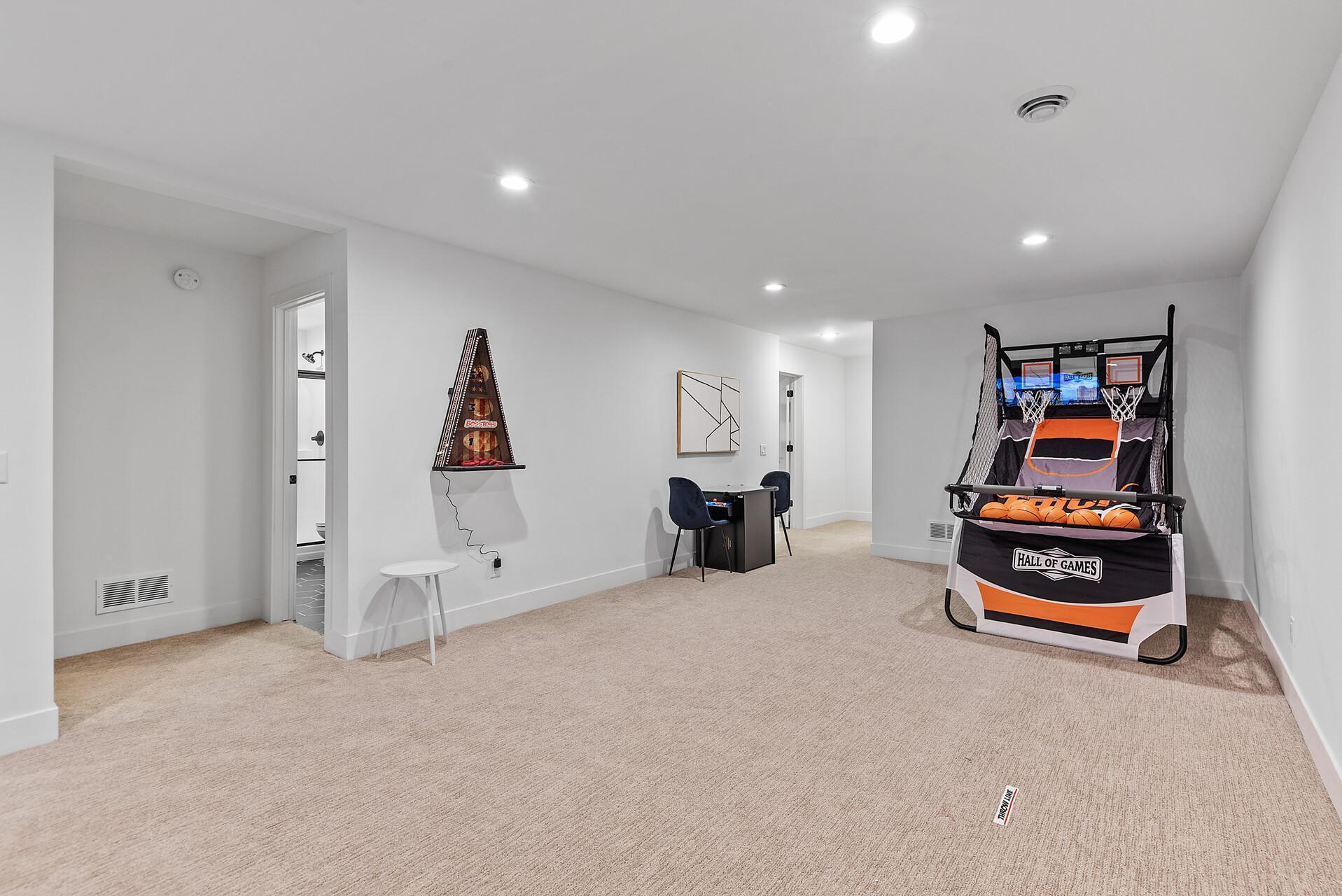 1820 Mckinley Street NE