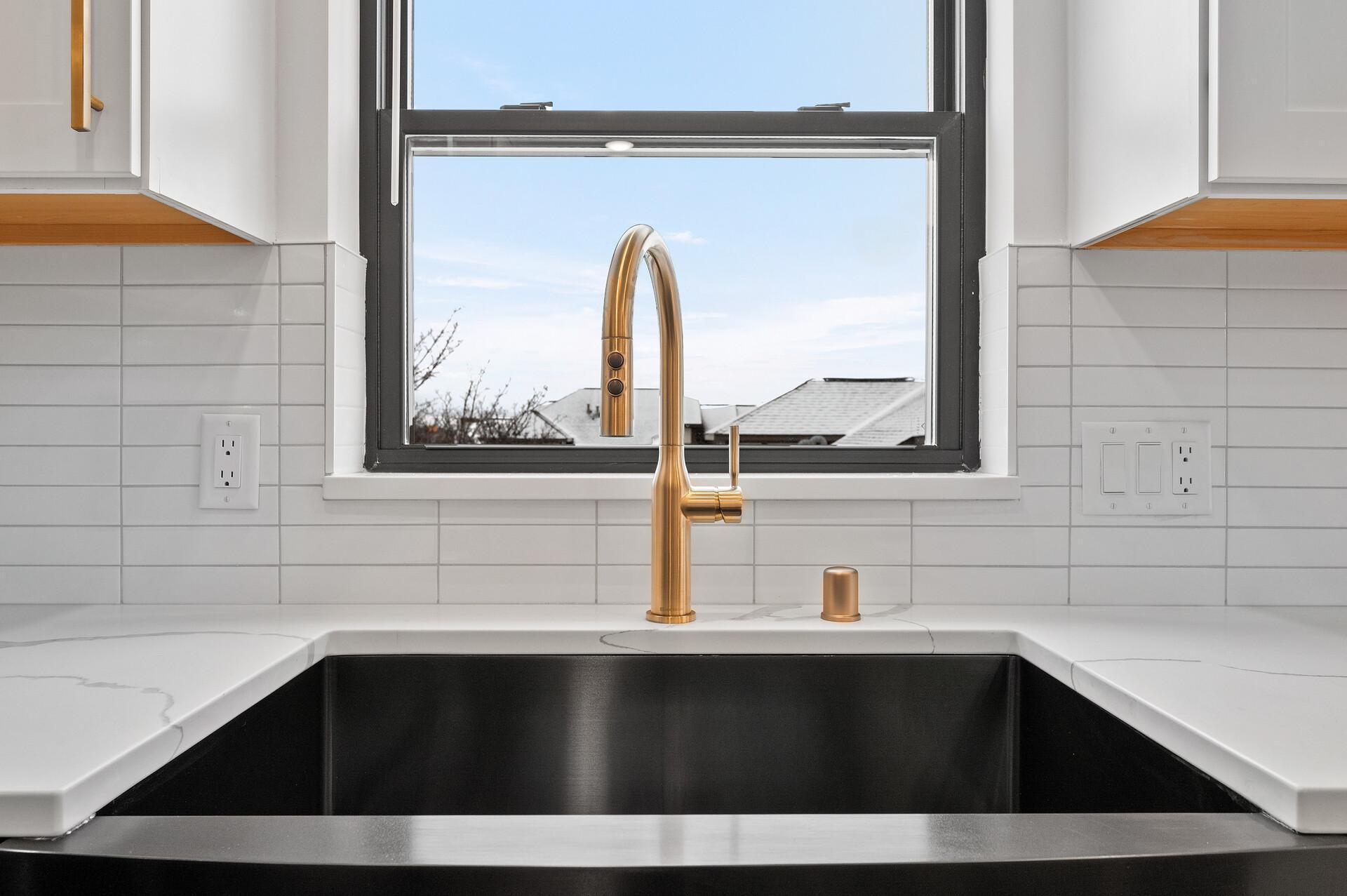 1820 Mckinley Street NE