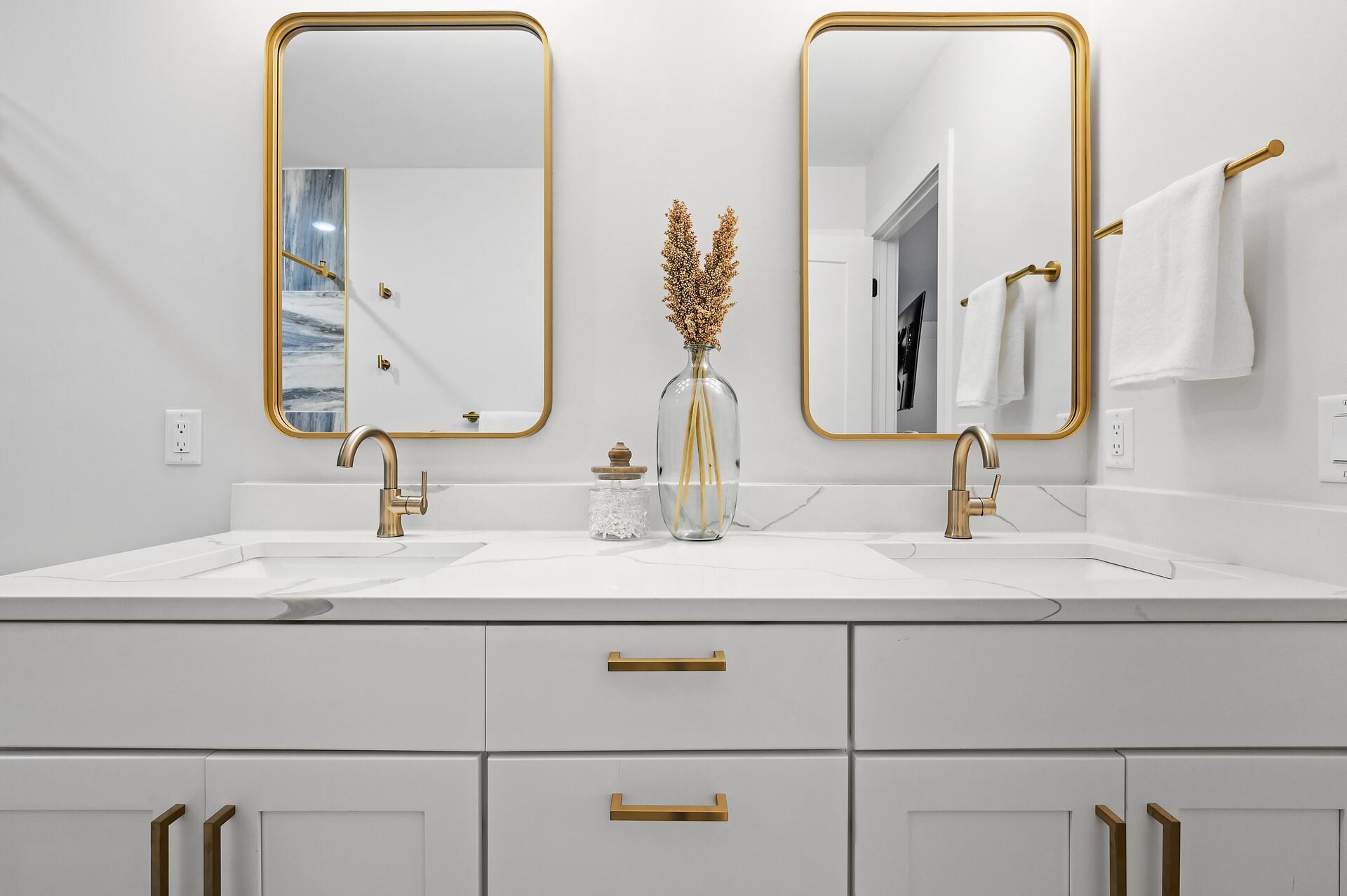 1830 Mckinley Street NE