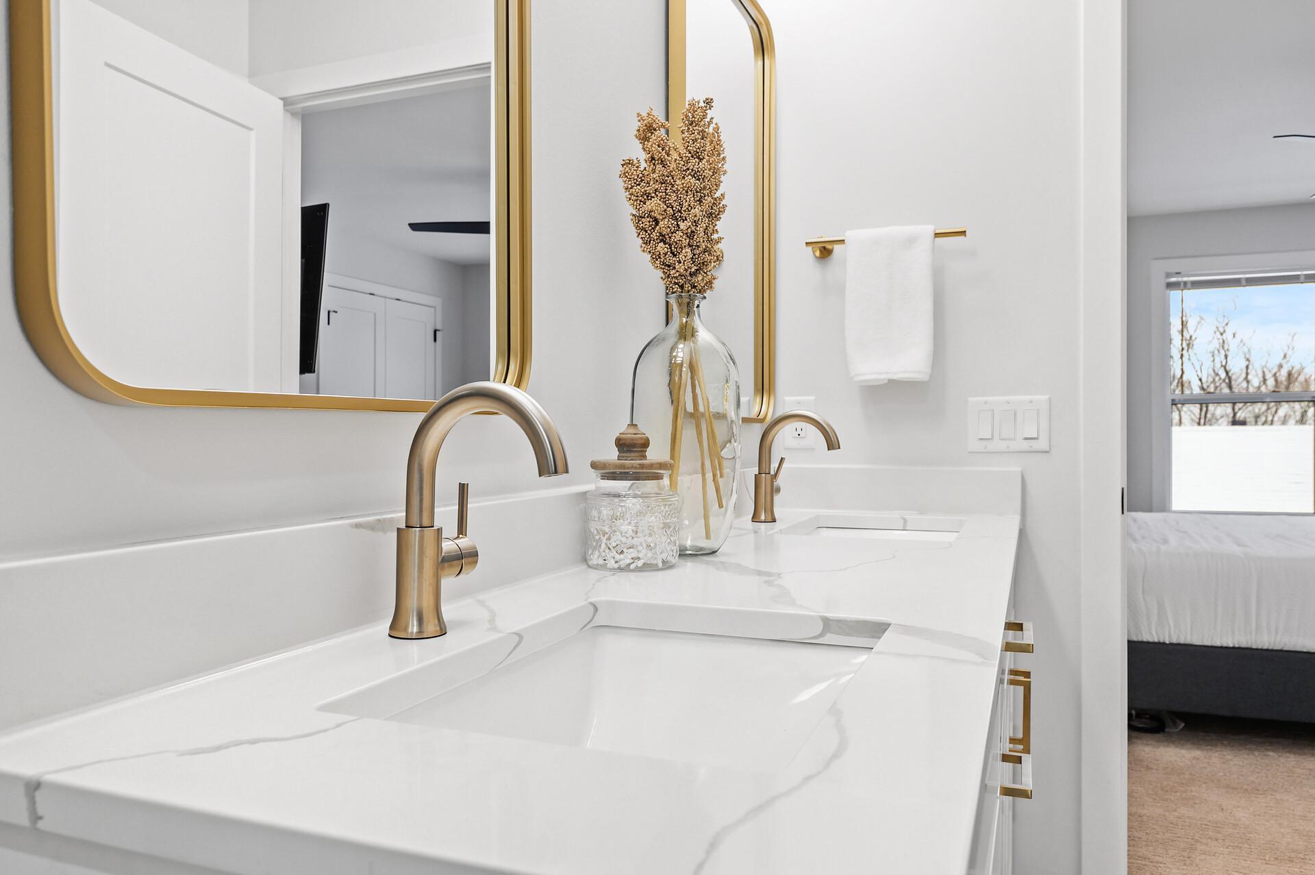 1830 Mckinley Street NE