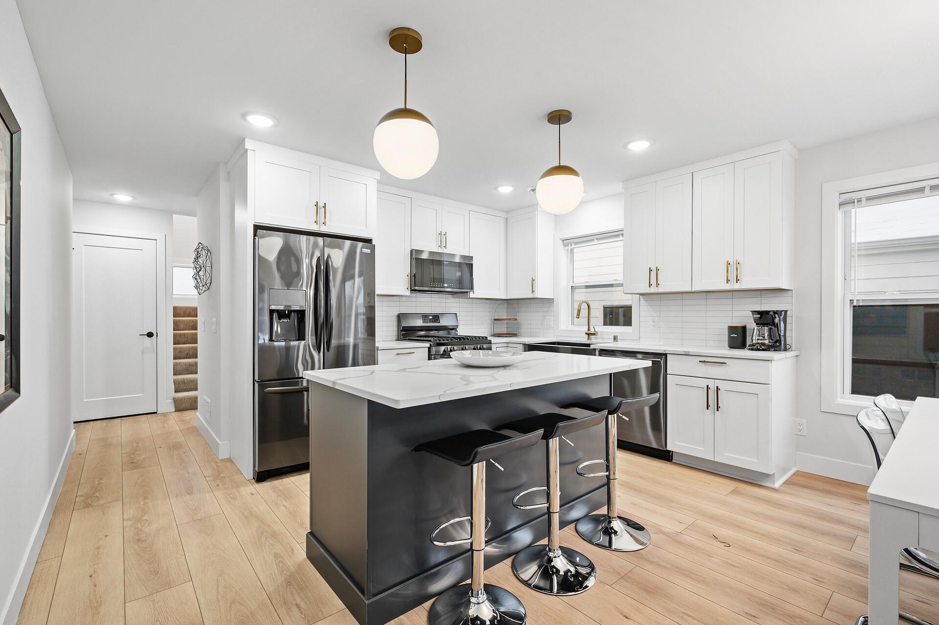 1830 Mckinley Street NE