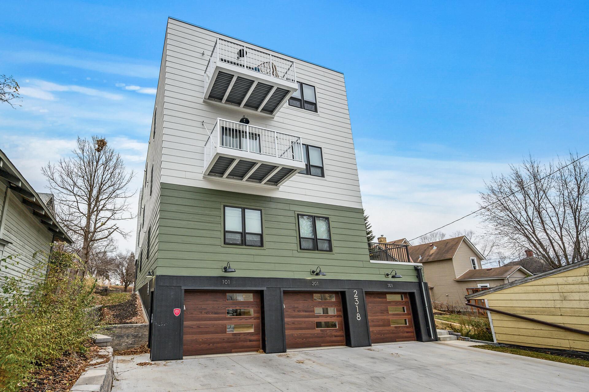 2318 Johnson Street NE Unit: 201