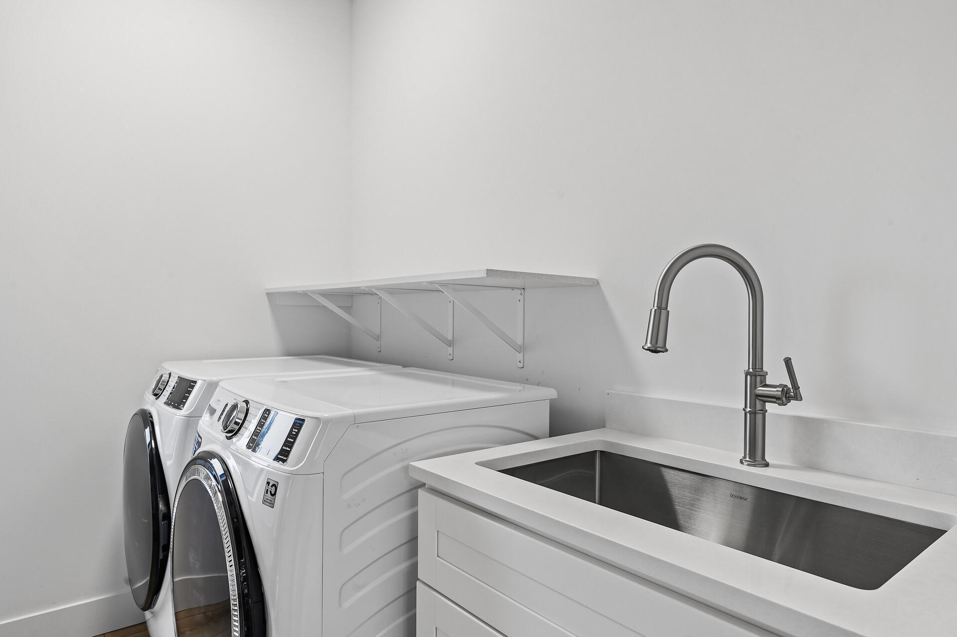 2318 Johnson Street NE Unit: 201