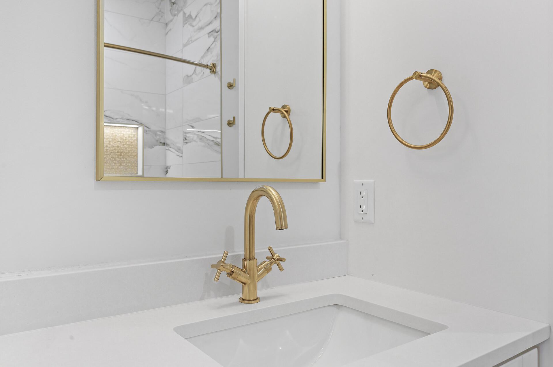 2318 Johnson Street NE Unit: 201