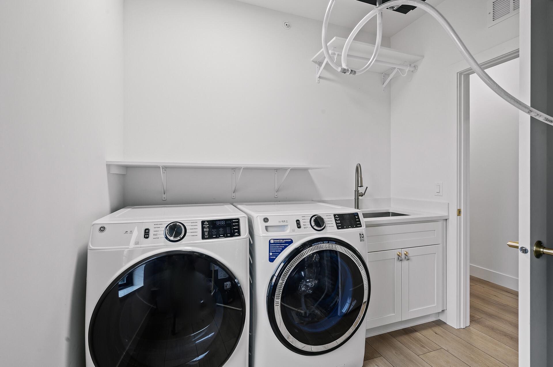 2318 Johnson Street NE Unit: 201