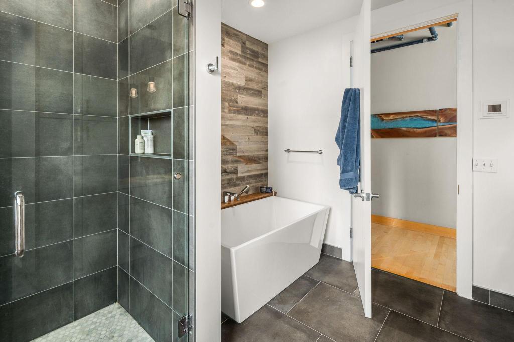 100 2nd Street NE Unit: A110