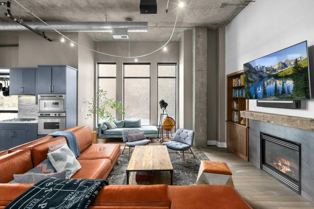 100 2nd Street NE Unit: A110