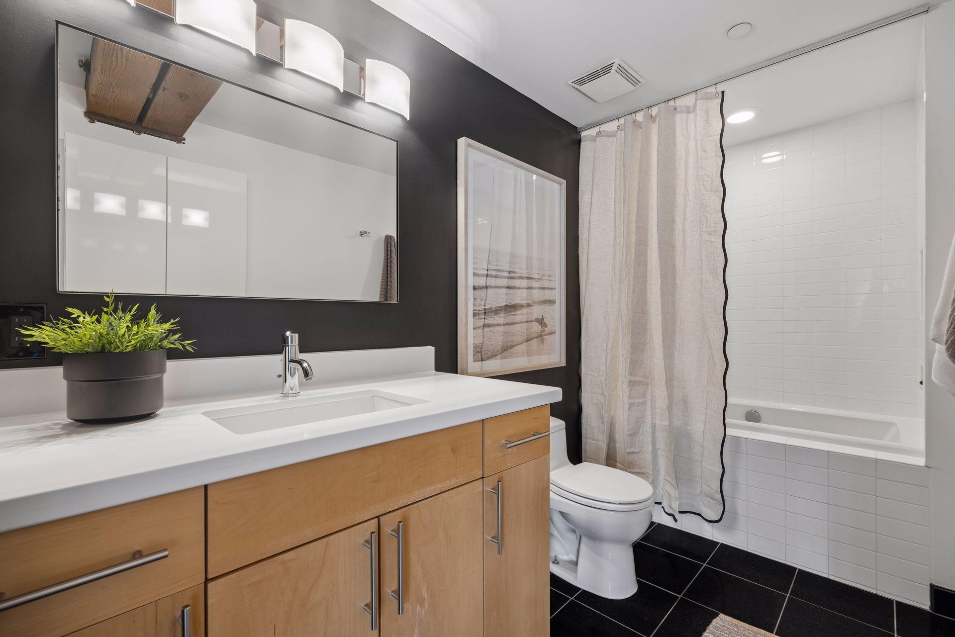 404 Washington Avenue N Unit: 307