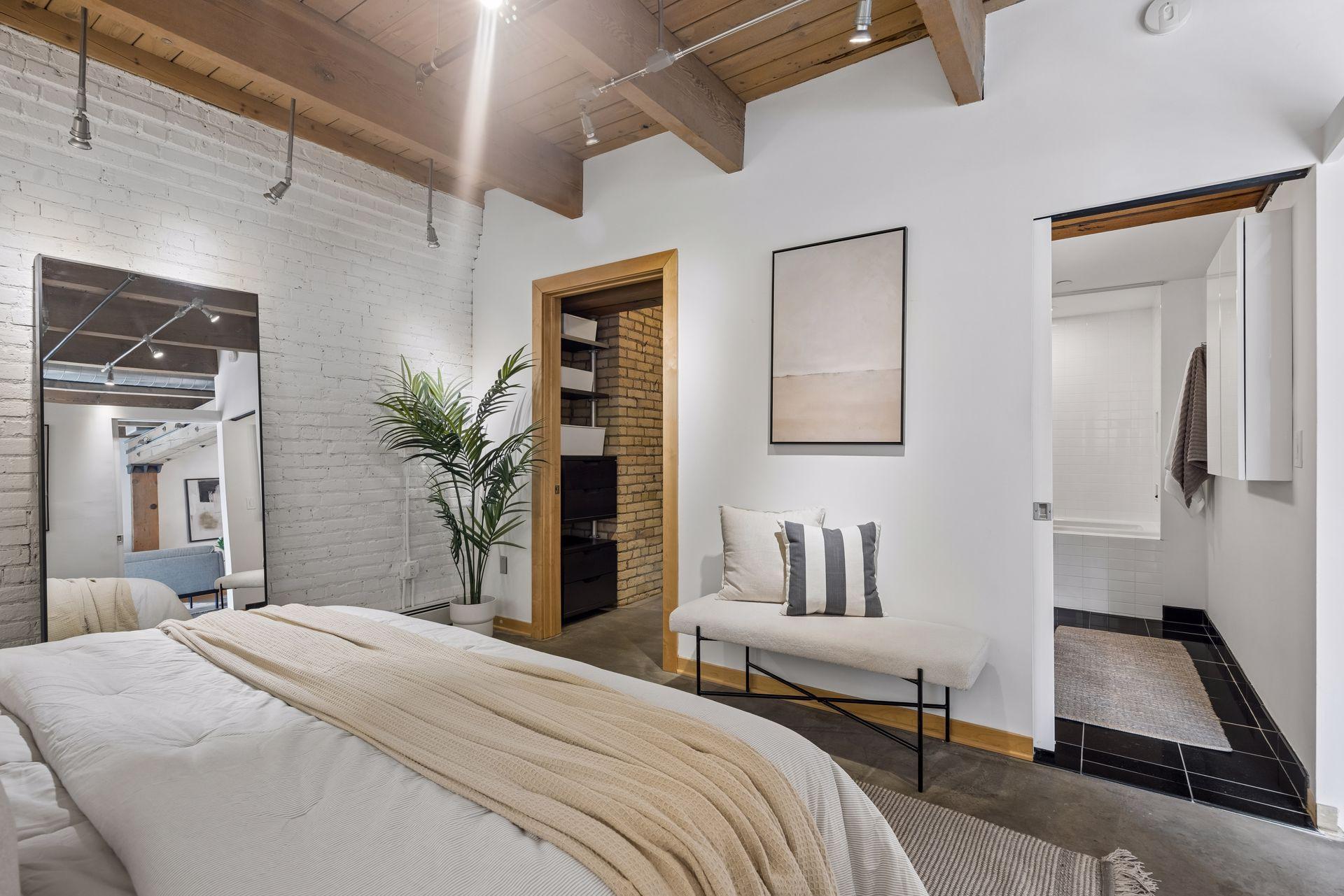 404 Washington Avenue N Unit: 307